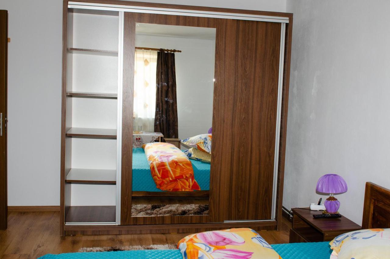 Pensiunea Aly Bumbesti Pitic Exterior photo